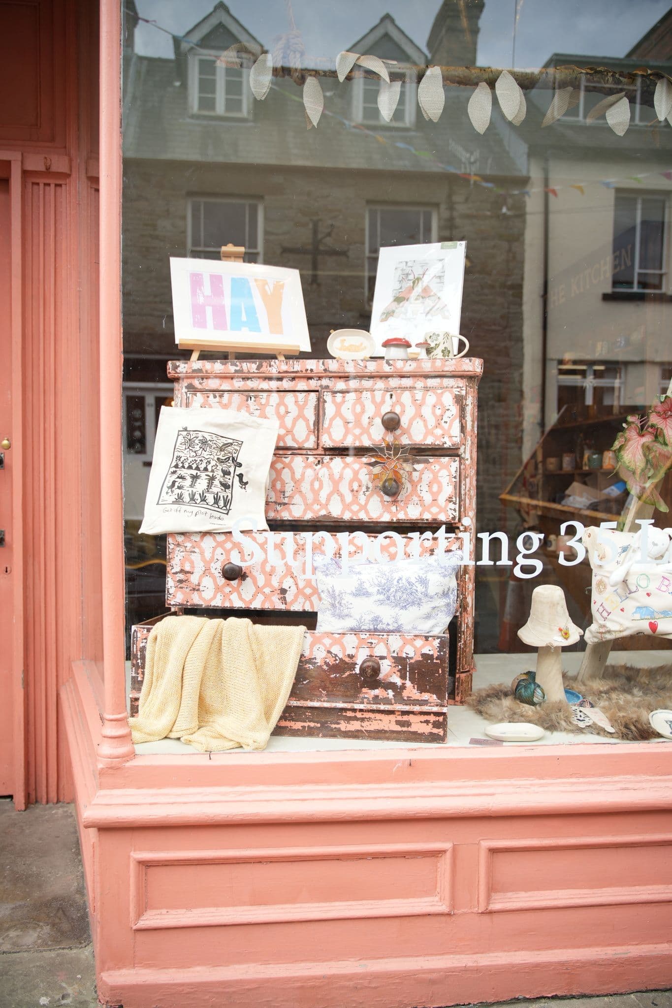 Shop window of Oil & Oak